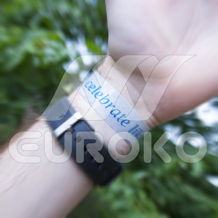 Ajustement universel et confortable pour adultes et enfants.