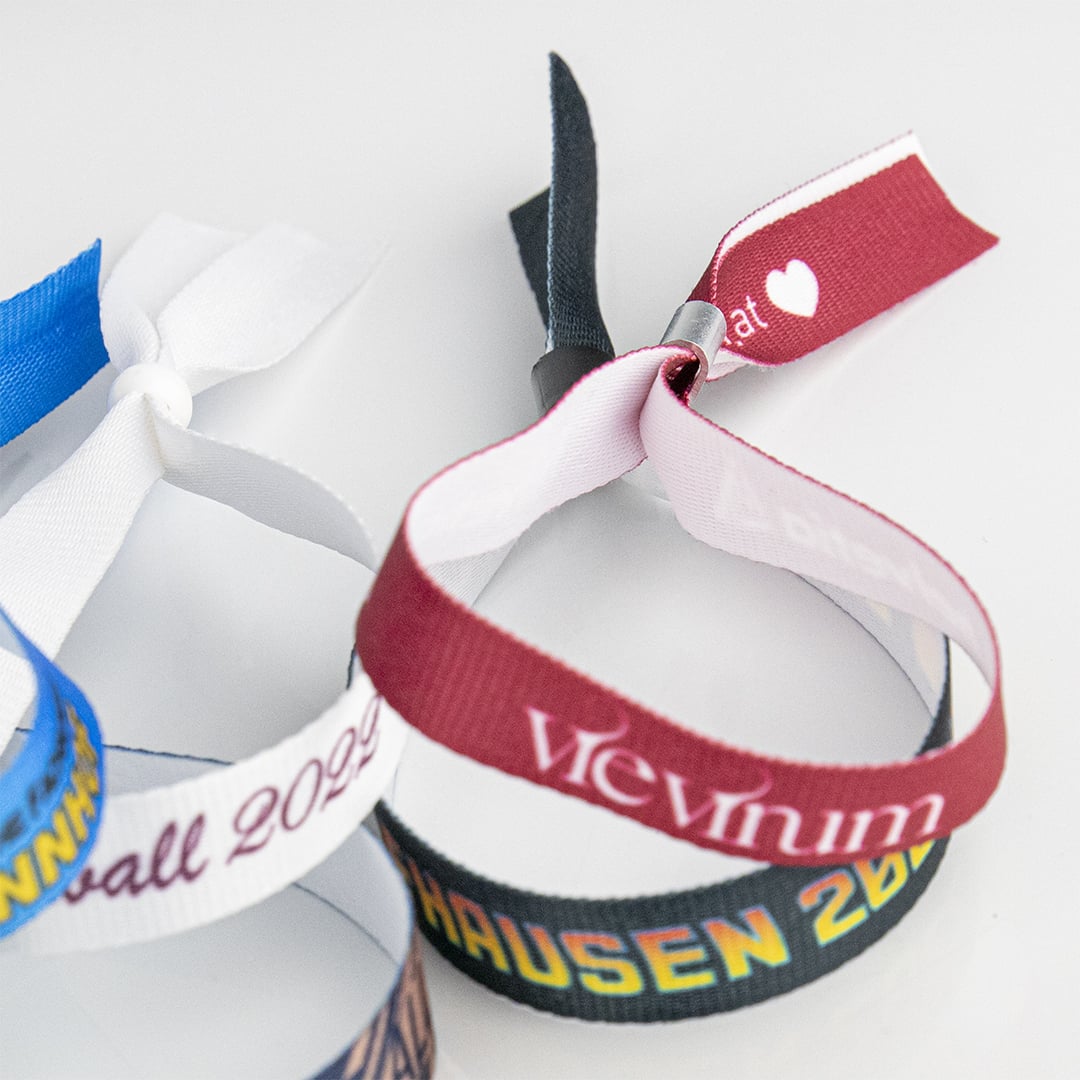 Fermeture métallique inviolable pour une sécurité maximale.