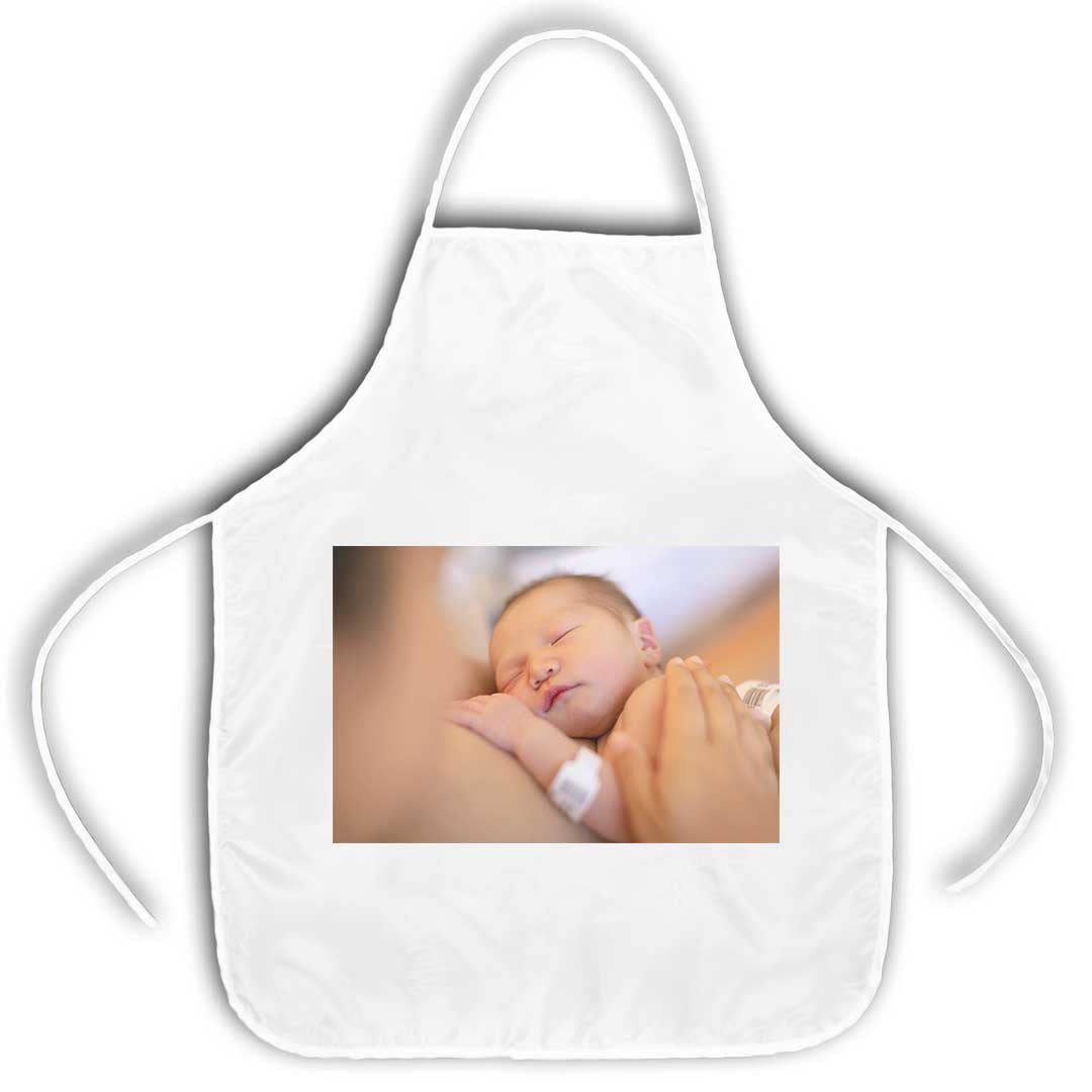 Tissu satin luxueux pour un tablier élégant et confortable.