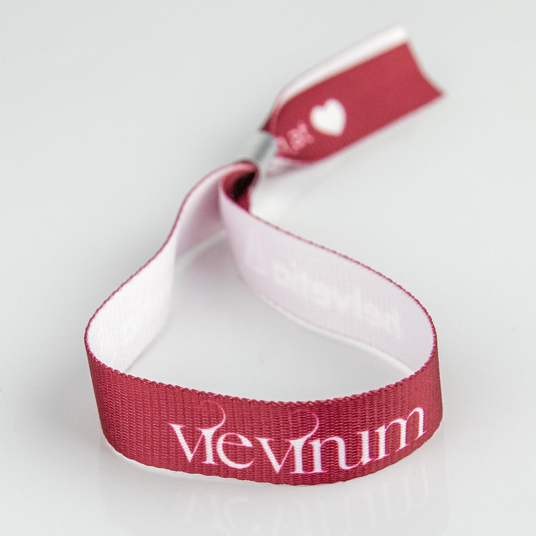 Fermoir métallique premium parmi 15 options de fermeture.