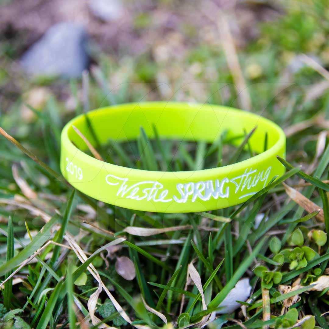 Disponibles en plusieurs tailles et largeurs pour tous les poignets.