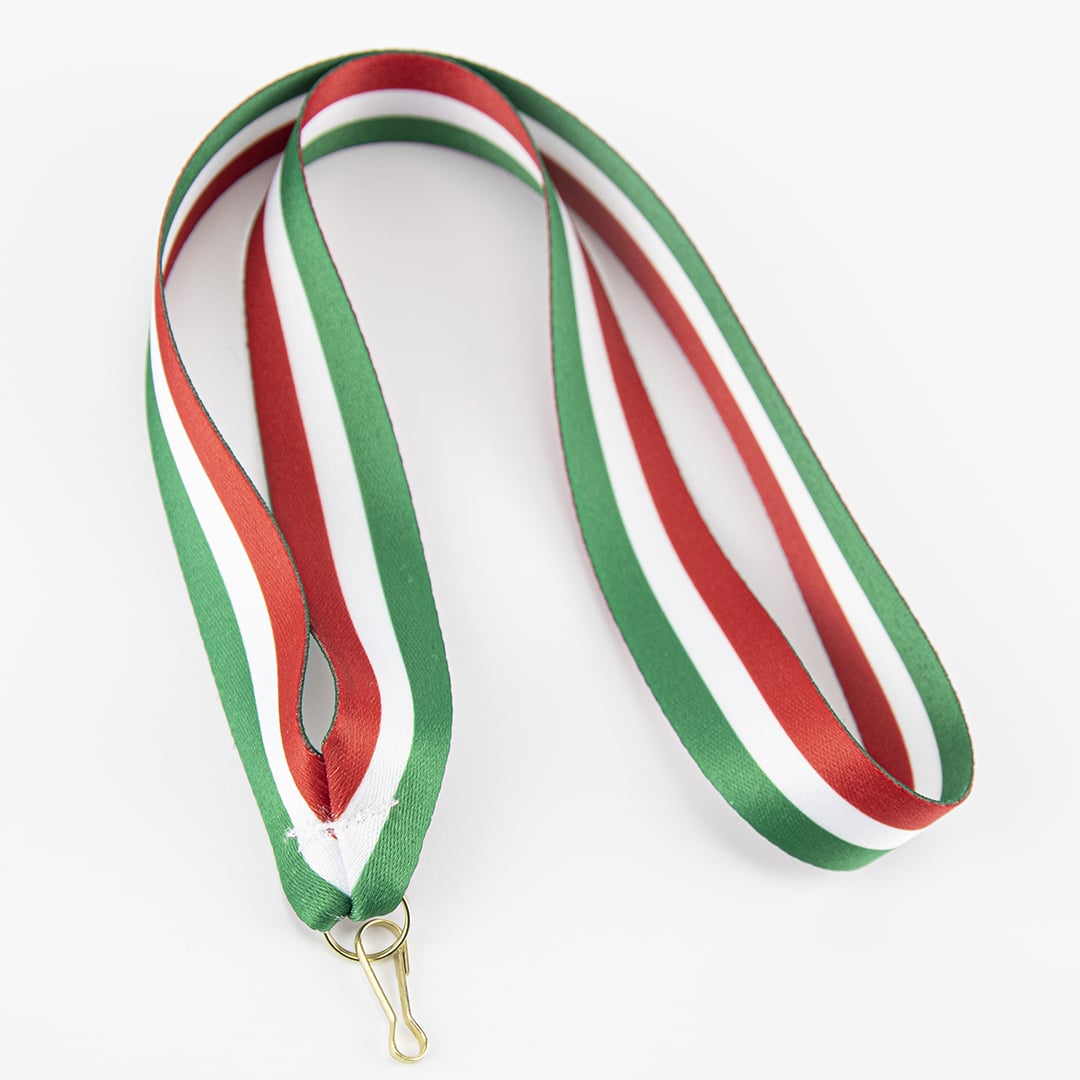 Anneau métallique doré robuste pour une fixation sécurisée.