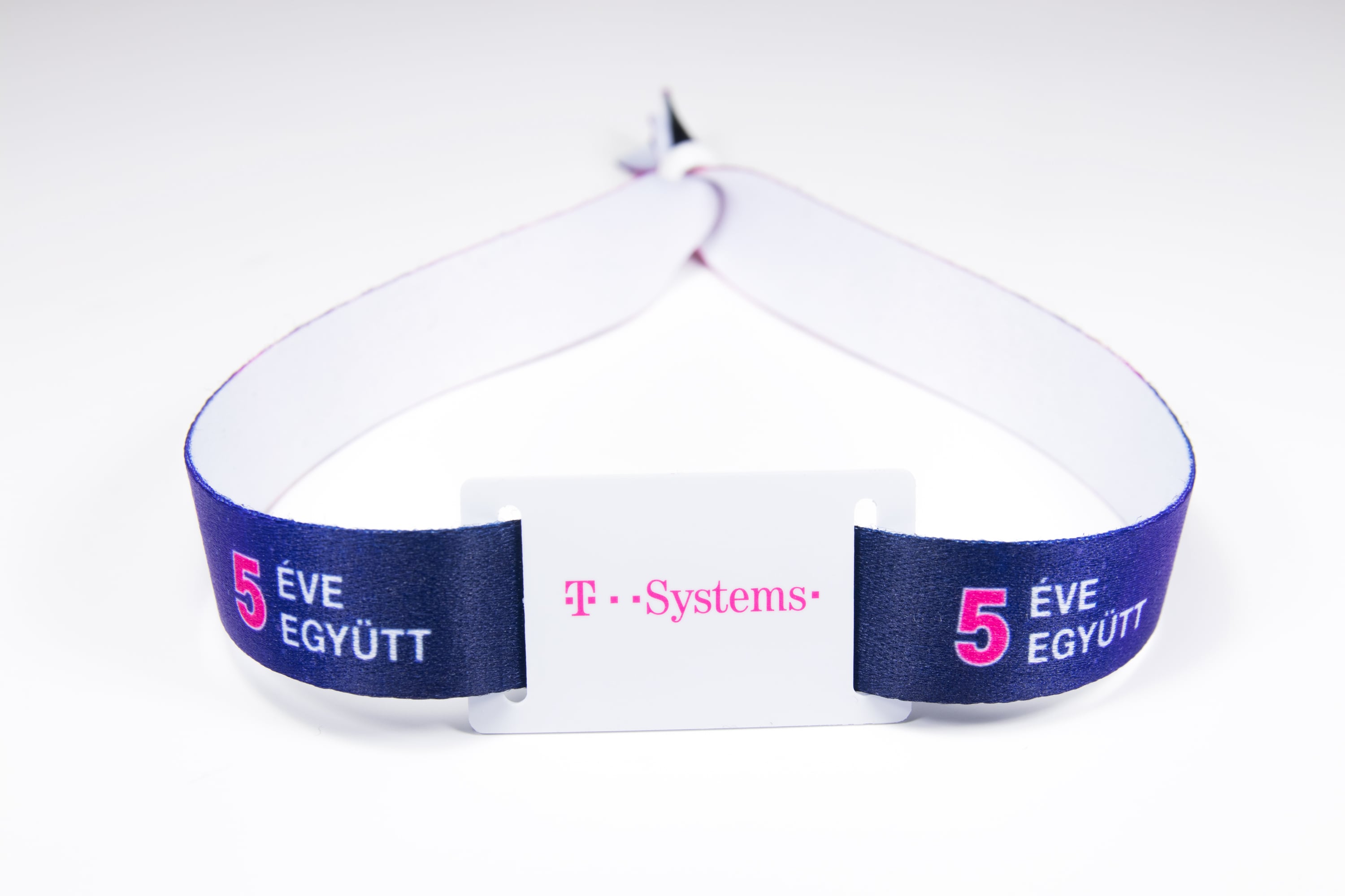 Matériau textile résistant et confortable pour vos événements.