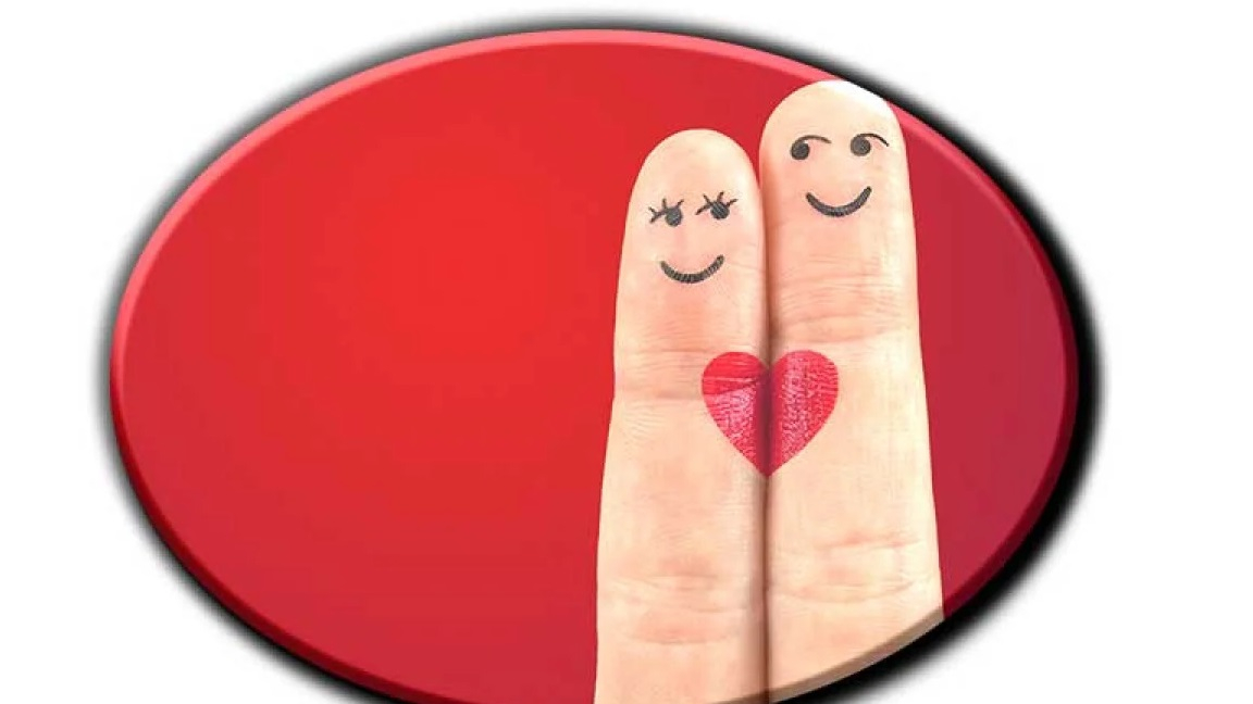 La forme ovale élégante met en valeur vos créations personnalisées.