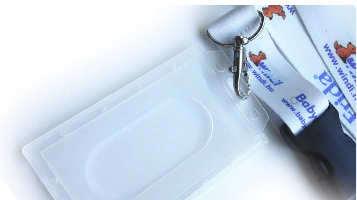 Compatible avec tous cordons et accessoires d'identification standard.