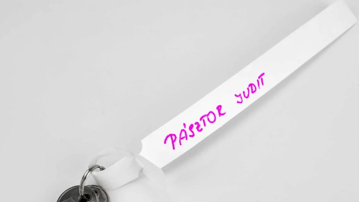 Fixation rapide et sécurisée grâce au système auto-bouclant.