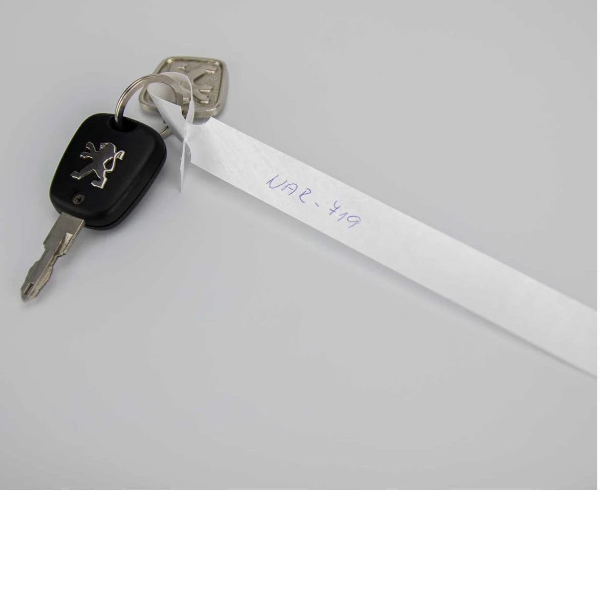 Einfach abreissen und befestigen – ohne Werkzeug in Sekunden montiert.