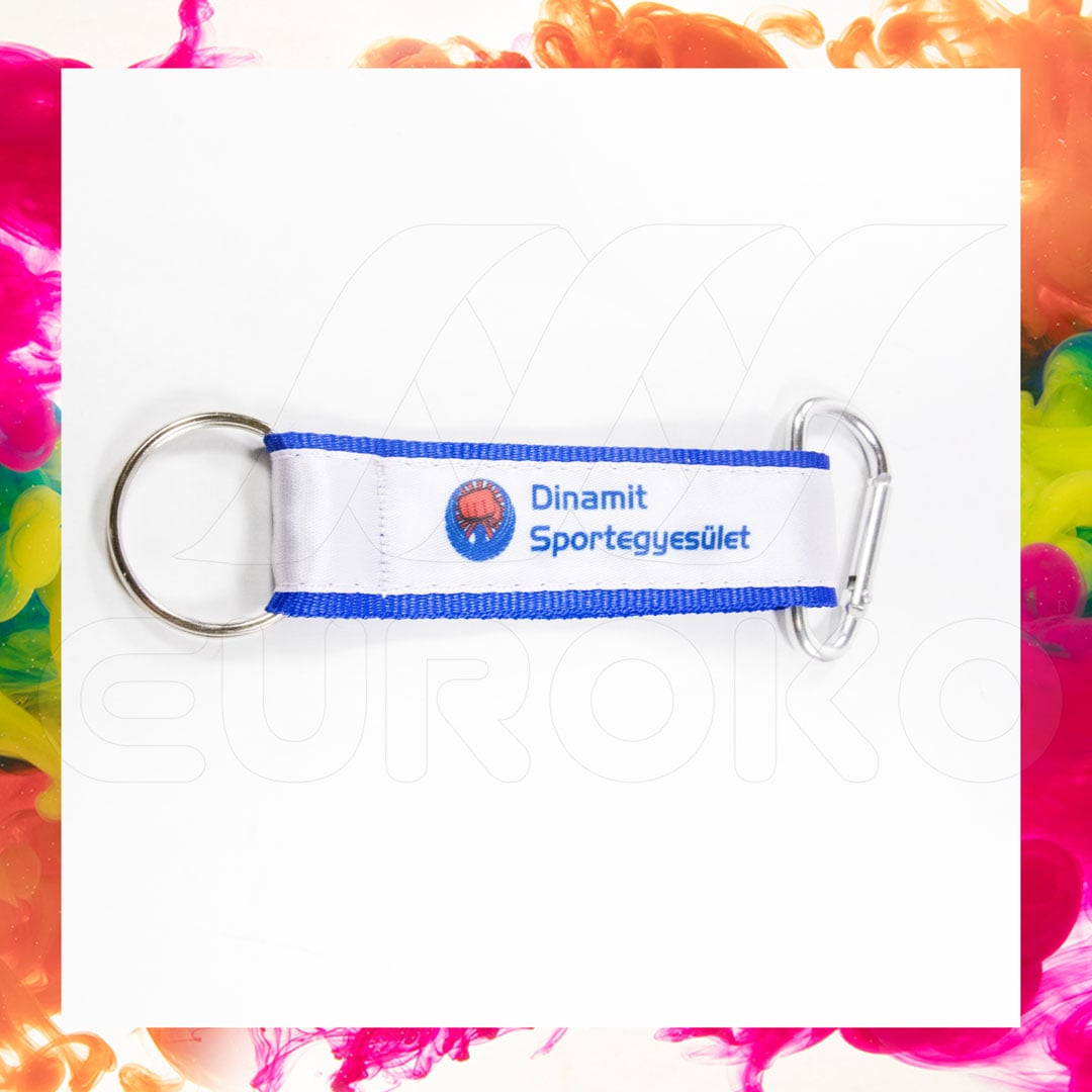 Mousqueton robuste et anneau porte-clés pour un usage quotidien pratique.