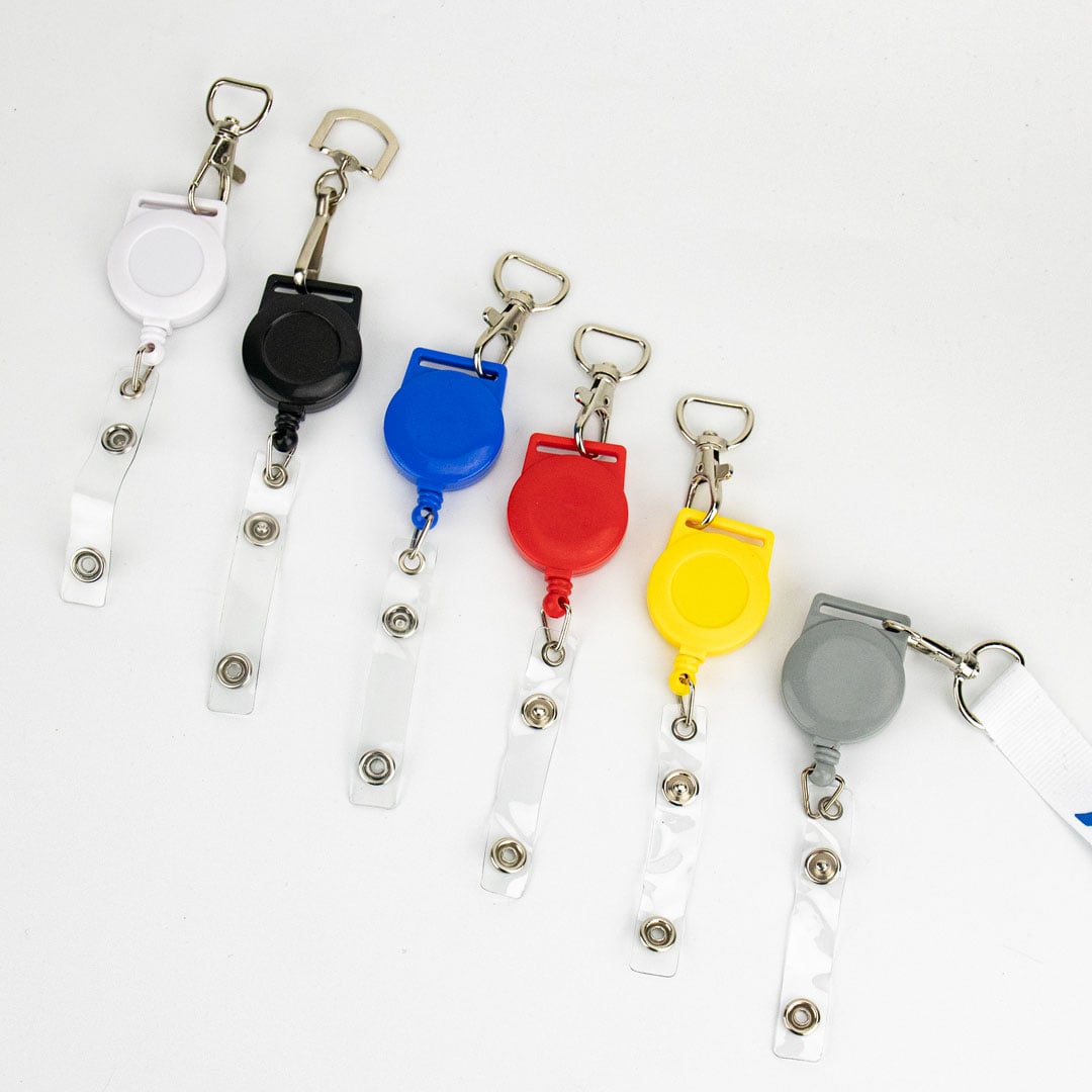 Compatible avec tous types de badges et cartes d'identification.