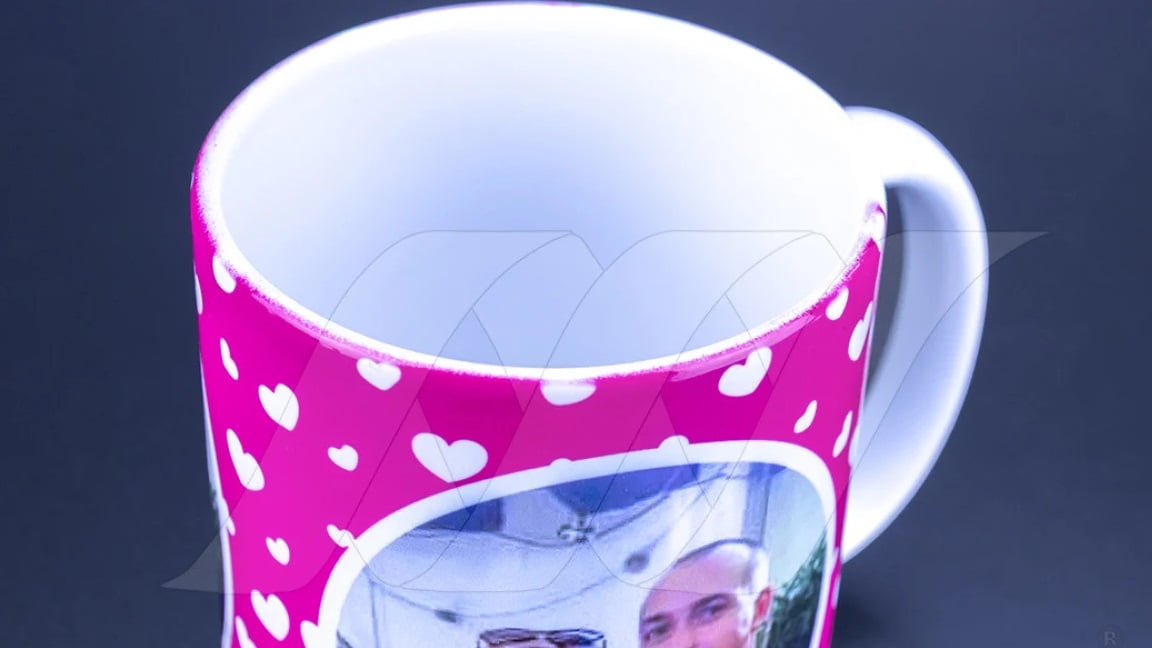 Production rapide en Suisse pour vos mugs personnalisés de qualité.