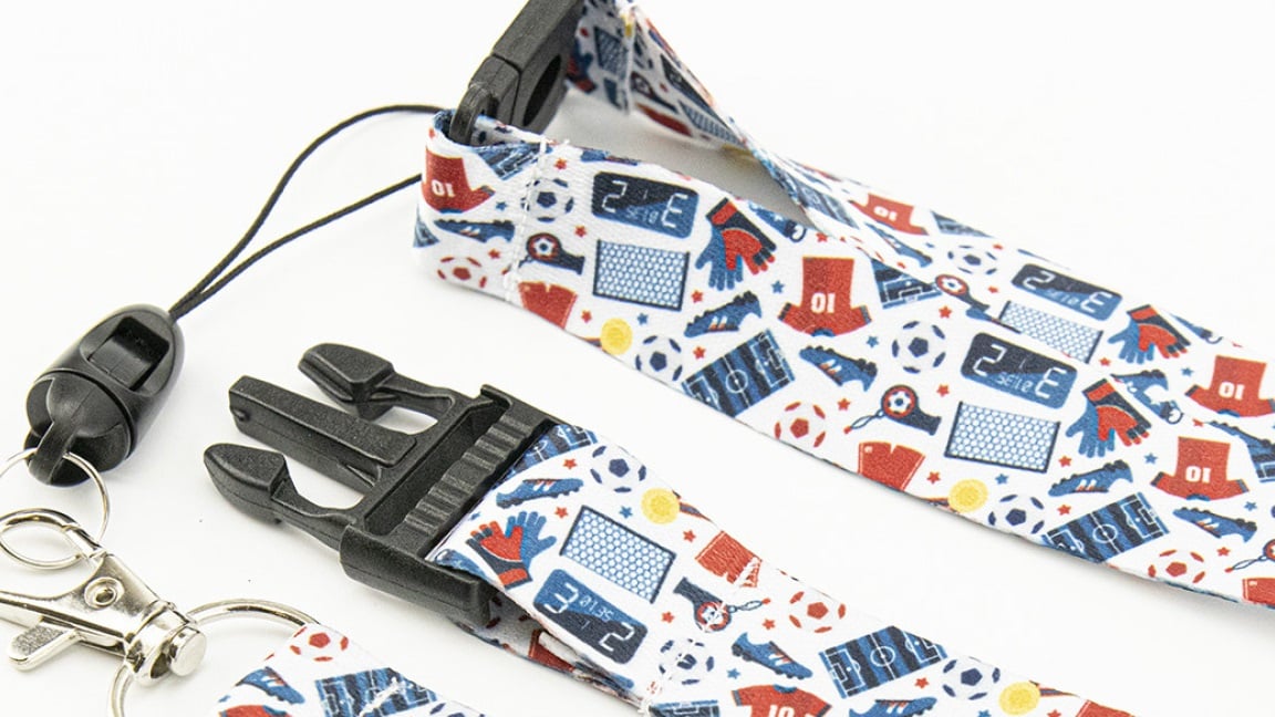 Polyester brillant de haute qualité pour une durabilité exceptionnelle.