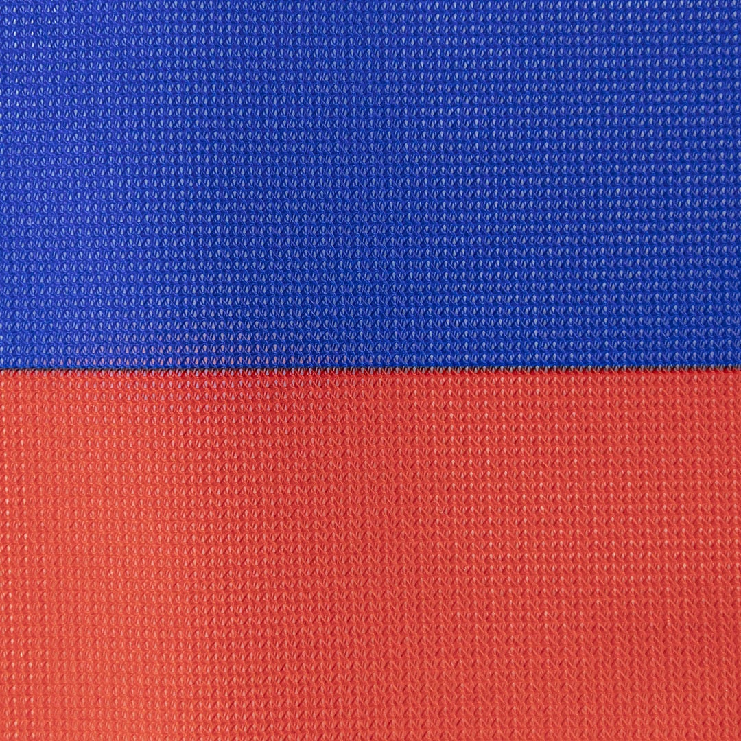 Polyester léger et résistant pour une utilisation répétée.