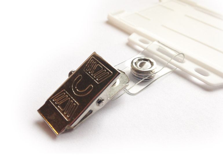 Matériaux durables et clip métallique robuste pour une utilisation fiable.