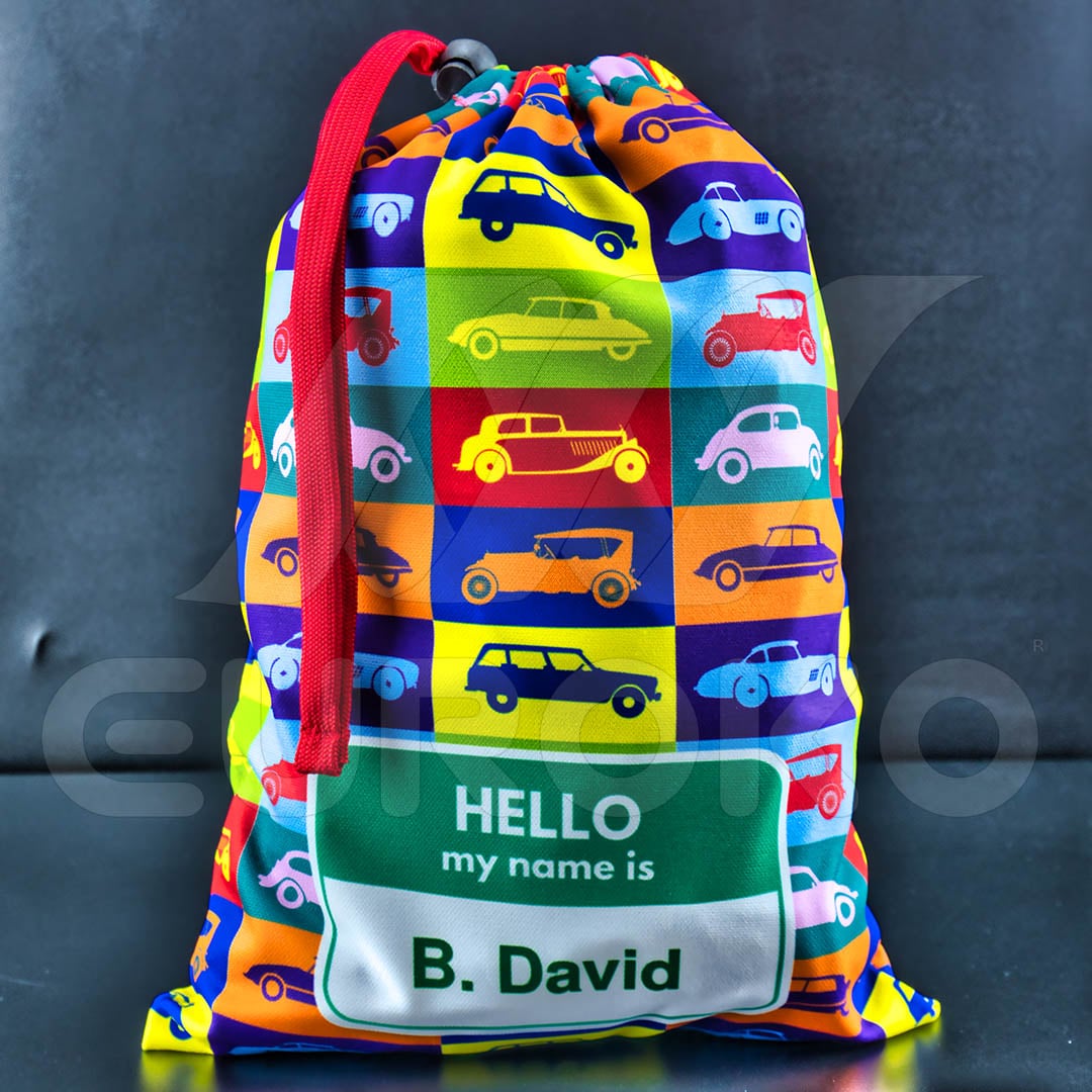 Fermeture à cordon facile pour l'autonomie des tout-petits au quotidien.