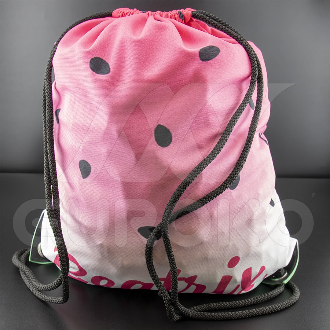 Polyester certifié OEKO-TEX® résistant à l'eau pour une durabilité maximale.