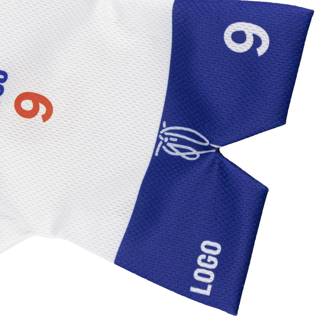 Polyester texturé en nid d'abeille pour un toucher doux et durable.