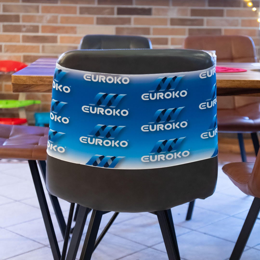 Alternative moderne et raffinée aux housses de chaise traditionnelles.