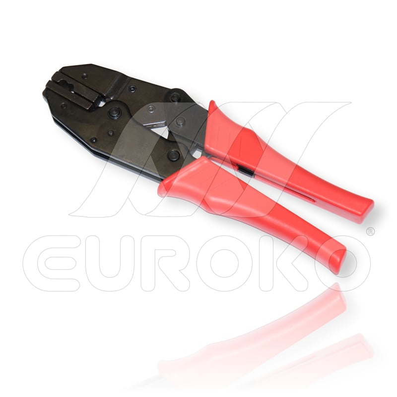 Pince robuste avec poignées ergonomiques pour un confort optimal.