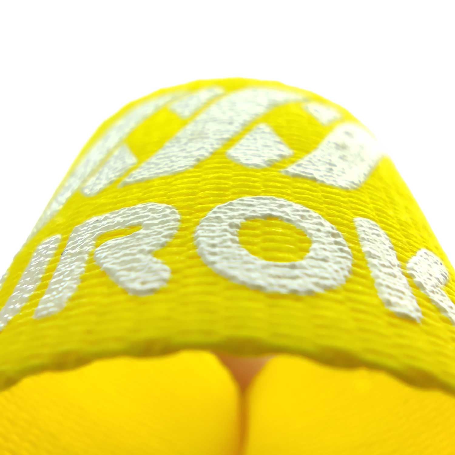 Polyester nervuré résistant pour un confort et une durabilité optimale.