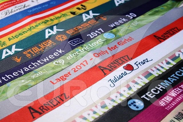 Personnalisez vos bracelets avec votre logo et design unique.