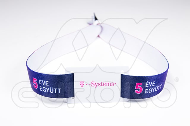 Personnalisez avec votre logo et couleurs pour une identité unique.